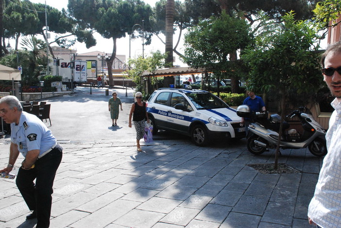 Sanremo: limitazioni agli esercenti di piazza Bresca, il parere contrario di una lettrice