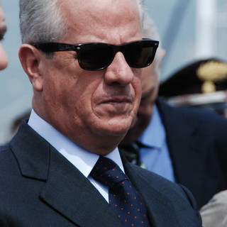 Dopo l'espulsione di 10 tunisini da Sanremo, Claudio Scajola chiede un 'Cie' in Liguria Dopo l'espulsione di 10 tunisini da Sanremo, Claudio Scajola chiede un 'Cie' in Liguria