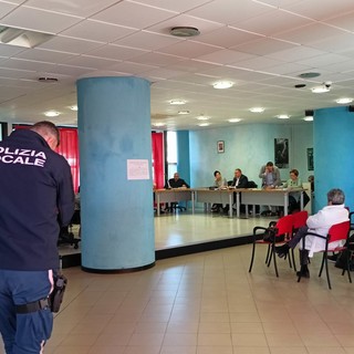 Consiglio comunale a Vallecrosia, Perri "Strade piene di buche". Biasi "Al via intervento di chiusura"