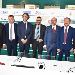 La presentazione alla stazione ferroviaria di Taggia La presentazione alla stazione ferroviaria di Taggia