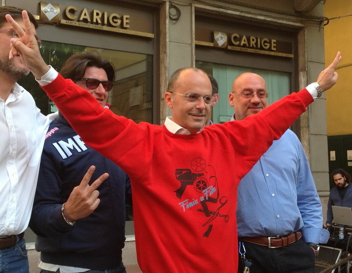 I ringraziamenti, l'invito al voto ma anche molte frecciate a Scajola &amp; C. a cui Carlo Capacci augura un sereno pensionamento