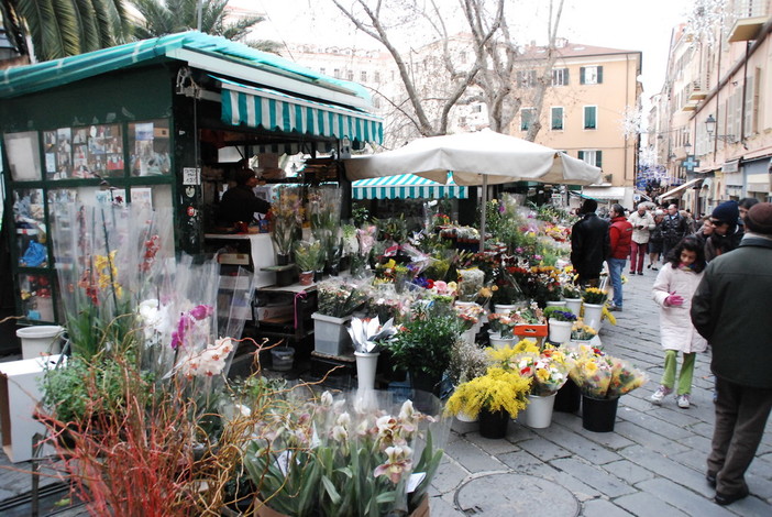 Sanremo: chioschi dei fiori, scambio epistolare Amministrazione-Titolari, la prossima settimana incontro definitivo? Sanremo: chioschi dei fiori, scambio epistolare Amministrazione-Titolari, la prossima settimana incontro definitivo?