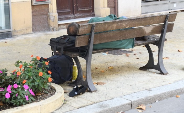 Sempre più persone vivono ai margini, anche a Sanremo