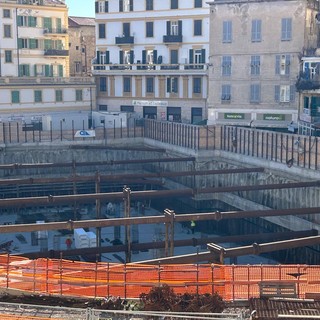 Sanremo: cantiere fermo in piazza Eroi e preoccupazione dei commercianti, dal Comune "Stop per il Festival, si procede regolarmente"