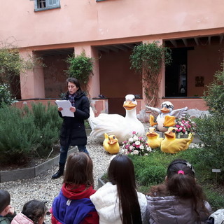 Ventimiglia: tanta gente domenica scorsa nella città alta per ‘Colori di primavera, passeggiando tra le fiabe’