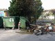 Il cassonetto distrutto dalle fiamme Il cassonetto distrutto dalle fiamme