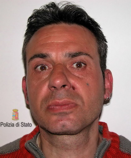 Sanremo: ventimigliese di 41 anni ruba due profumi alla Coin ma viene arrestato subito