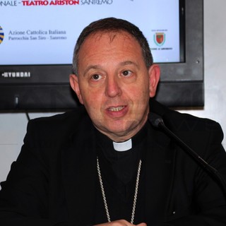 Migranti a Ventimiglia: il Vescovo a 'Progetto 20k' "La manifestazione è diretta alla Francia, organizzatela in Francia" (Video) Migranti a Ventimiglia: il Vescovo a 'Progetto 20k' "La manifestazione è diretta alla Francia, organizzatela in Francia" (Video)