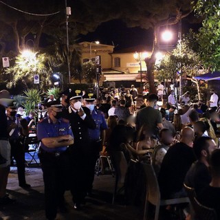 Chiusura di strade e piazze, i sindaci contro il Governo “No allo scaricabarile”. E dal Dpcm sparisce il riferimento ai poteri delle amministrazioni locali