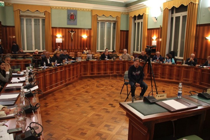 Sanremo: si aggiungono due punti all’ordine del giorno del Consiglio Comunale di mercoledì, si parlerà anche di Casinò e programma manifestazioni 2017 Sanremo: si aggiungono due punti all’ordine del giorno del Consiglio Comunale di mercoledì, si parlerà anche di Casinò e programma manifestazioni 2017