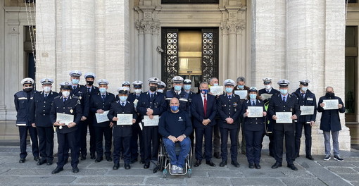 Disabilità: consegnati gli elogi ad agenti della Polizia Locale di Sanremo per la tutela diritti disabili