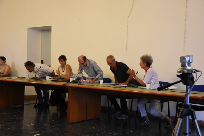 Bordighera: venerdì alle 18 Consiglio comunale 'caldo' dopo gli ultimi botta e risposta tra maggioranza ed opposizione Bordighera: venerdì alle 18 Consiglio comunale 'caldo' dopo gli ultimi botta e risposta tra maggioranza ed opposizione