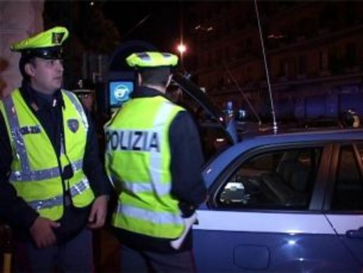 Nuovo caso a Sanremo: Polizia e Asl trovano cibo scaduto e scovano deposito a cielo aperto, nei guai ristorante del centro