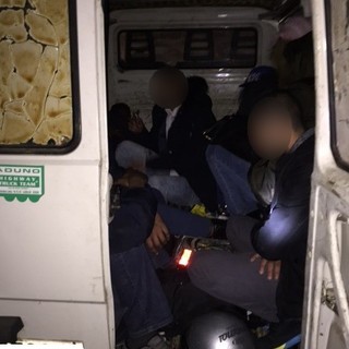 Cooperazione italo francese: arrestati 4 passeur, stipati nel furgone 13 clandestini  tra loro anche una bimba di 2 anni