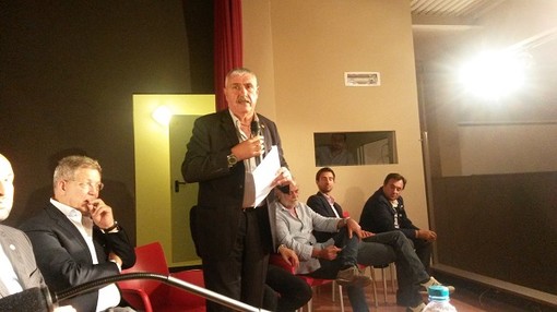 Diano Marina: incontro pubblico "Chiappori tre anni dopo". Grande partecipazione alla Sala don Piana, l'intervista al Sindaco Diano Marina: incontro pubblico "Chiappori tre anni dopo". Grande partecipazione alla Sala don Piana, l'intervista al Sindaco
