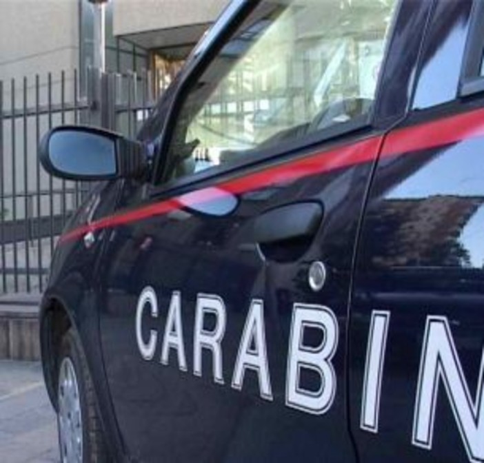 Sanremo: contrasto allo spaccio di droga in città, 26enne arrestato dai Carabinieri mentre guida... un'ambulanza