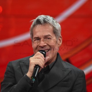 Sanremo: Claudio Baglioni sui migranti "Questo Governo e quelli precedenti hanno preso misure inadatte" (Video)