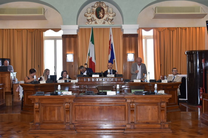 Consiglio comunale di Sanremo: interpellanza del consigliere Rossano sulla sicurezza pubblica, Mager "Stretta sugli orari"