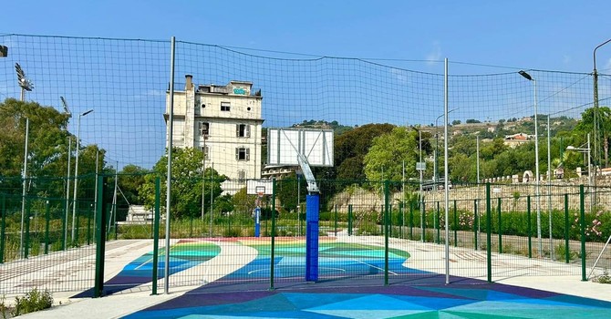 Il nuovo campo da basket appena inaugurato a Pian di Poma