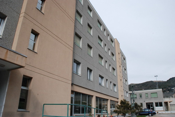 Sanremo: ex detenuto esprime le proprie condoglianze alla famiglia dell'agente penitenziario prematuramente scomparso Sanremo: ex detenuto esprime le proprie condoglianze alla famiglia dell'agente penitenziario prematuramente scomparso