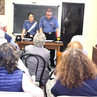 Imperia: campagne informative, i carabinieri incontrano gli anziani del centro ‘Carpe diem’ Imperia: campagne informative, i carabinieri incontrano gli anziani del centro ‘Carpe diem’