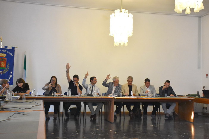 Bordighera: sarà una lunga riunione di Consiglio comunale lunedì prossimo, ricco l'ordine del giorno Bordighera: sarà una lunga riunione di Consiglio comunale lunedì prossimo, ricco l'ordine del giorno
