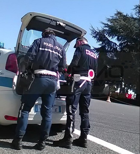 Sanremo: proseguono i controlli della Municipale, quattro multe per mancato uso della mascherina dal 1° gennaio Sanremo: proseguono i controlli della Municipale, quattro multe per mancato uso della mascherina dal 1° gennaio