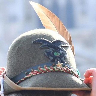 Arrivano gli alpini a Ventimiglia: domenica e lunedì la cerimonia al belvedere Resetello, con la partenza della Fiaccola della Pace in direzione Trieste