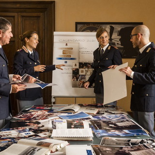 Il calendario 2021 della Polizia di Stato quest'anno vedrà il sostegno dell'emergenza Coronavirus Il calendario 2021 della Polizia di Stato quest'anno vedrà il sostegno dell'emergenza Coronavirus