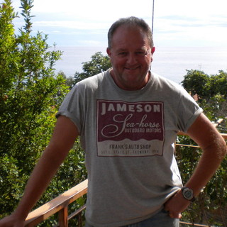 Costarainera: cade con il T-Max sull'Aurelia e viene investito da tre auto, muore il 56enne Carlo Ravera