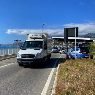 Al confine italo-francese aumentano i controlli: in Costa Azzurra ci si chiede se si può venire nel nostro paese (Foto) Al confine italo-francese aumentano i controlli: in Costa Azzurra ci si chiede se si può venire nel nostro paese (Foto)