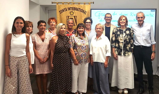 Una nuova lavagna multimediale per lo "Spazio 099": la donazione dello Zonta Club Sanremo Una nuova lavagna multimediale per lo "Spazio 099": la donazione dello Zonta Club Sanremo