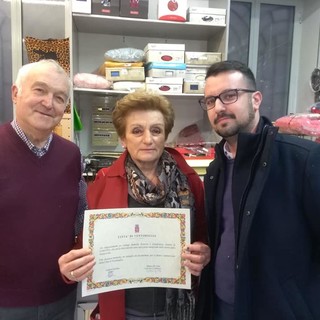 Ventimiglia: i coniugi Ramella chiudono 'Casaviva', un riconoscimento dall'Amministrazione per 41 anni di lavoro (Foto)