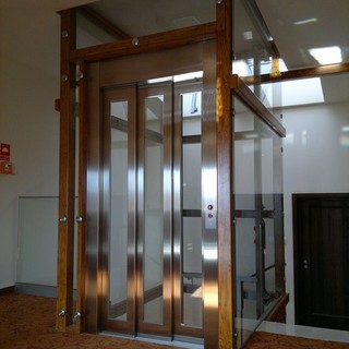 Per edifici pubblici e privati, trasporto di persone e merci sono sicure e certificate con Cuttica Ascensori: prodotti all'avanguardia e ammodernamento di strutture preesistenti