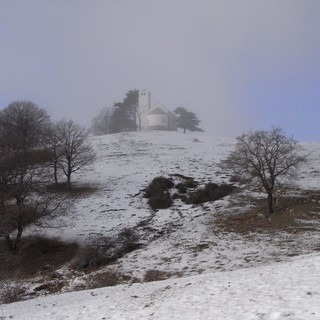 Sanremo: ecco la chiesetta di Monte Bignone coperta dalla neve delle ultime ore (Foto) Sanremo: ecco la chiesetta di Monte Bignone coperta dalla neve delle ultime ore (Foto)