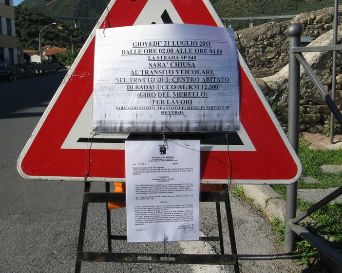 Badalucco: stanotte chiusa al traffico la provinciale 548 al Giro del Merello Badalucco: stanotte chiusa al traffico la provinciale 548 al Giro del Merello
