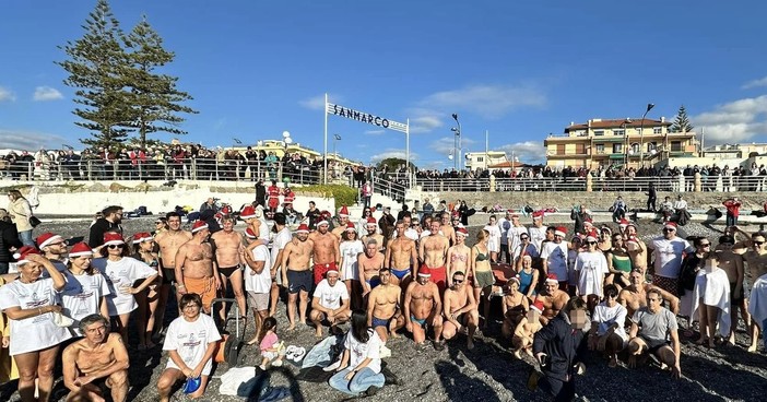 Bordighera, tutti in mare a Capodanno: terzo Cimento invernale al San Marco (Foto) Bordighera, tutti in mare a Capodanno: terzo Cimento invernale al San Marco (Foto)