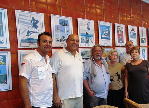 Ospedaletti: all'Hotel Firenze inaugurata la mostra 'CineAmare' di Tiziano Riverso e Claudio Porchia Ospedaletti: all'Hotel Firenze inaugurata la mostra 'CineAmare' di Tiziano Riverso e Claudio Porchia