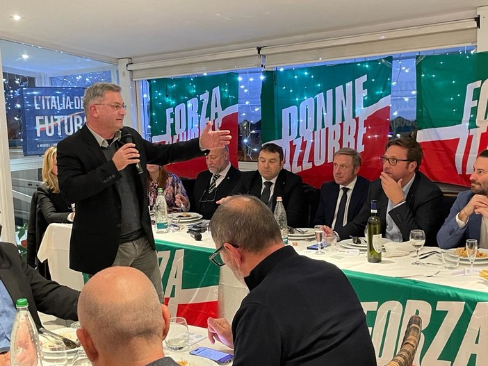 Forza Italia e i buoni propositi per Natale e 2024: occhi puntati su amministrative ed europee Forza Italia e i buoni propositi per Natale e 2024: occhi puntati su amministrative ed europee