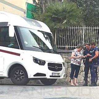 Sanremo: un altro camper bloccato in strada San Bartolomeo, residenti chiedono la cartellonistica