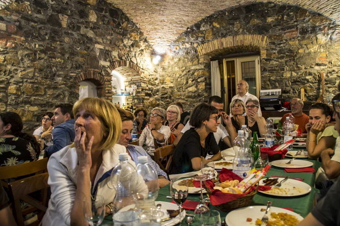 Con l'associazione 'L'Ancora' una cena 'afro-vegetariana' ed un corso per accompagnamento (Foto) Con l'associazione 'L'Ancora' una cena 'afro-vegetariana' ed un corso per accompagnamento (Foto)