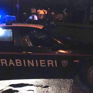 Pontedassio: auto distrutta da un incendio di sterpaglie divampato per cause accidentali