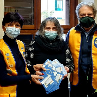 Ventimiglia: 58 tessera da 55 euro per le famiglie bisognose consegnate dai Lions frontalieri (Foto)