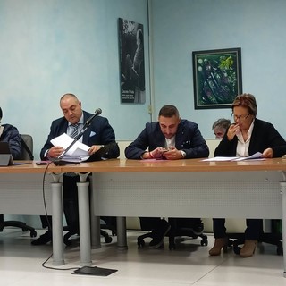 Consiglio comunale a Vallecrosia, Perri accusa l'Amministrazione Biasi: "Cancellate le mie proposte" (Foto e video)