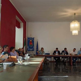 Bilancio, mercato coperto, barriere architettoniche e santuario Pelagos: a Bordighera torna il consiglio comunale