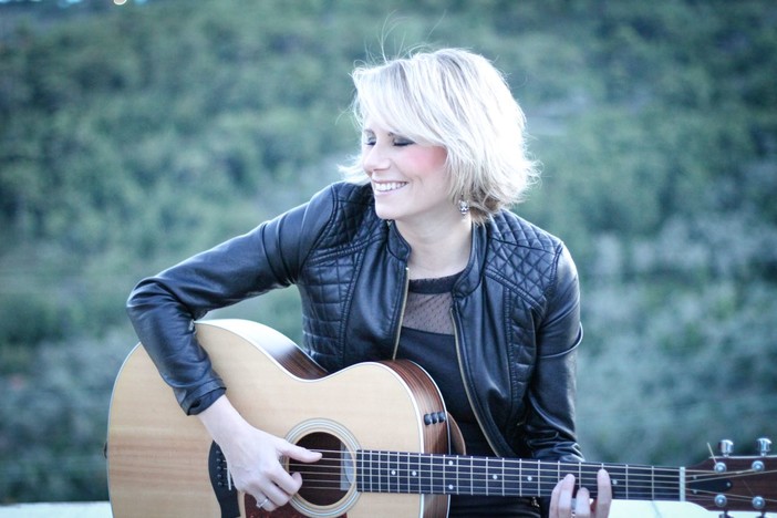 Chiara Ragnini realizza il nuovo album su Musicraiser e suona al Musicraiser Unplugged di Milano Chiara Ragnini realizza il nuovo album su Musicraiser e suona al Musicraiser Unplugged di Milano