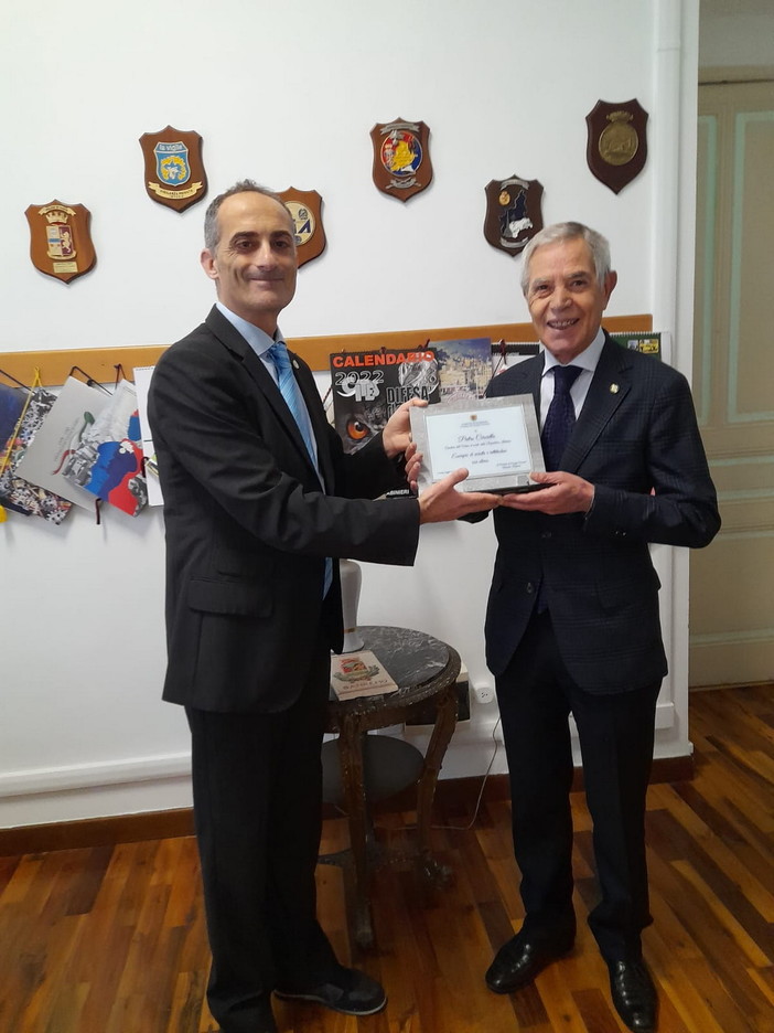 Sanremo: il Presidente Il Grande consegna l'onorificenza di Cavaliere a Pietro Cerciello (Foto)