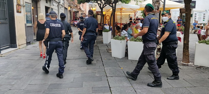 Sanremo: estesa fino all'11 settembre l'ordinanza anti assembramenti nelle zone della 'movida' Sanremo: estesa fino all'11 settembre l'ordinanza anti assembramenti nelle zone della 'movida'