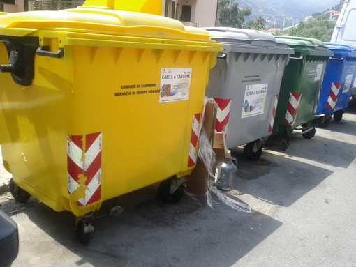 Per i comuni con meno di 2.000 abitanti, dalla Regione 800mila euro per la 'differenziata' Per i comuni con meno di 2.000 abitanti, dalla Regione 800mila euro per la 'differenziata'