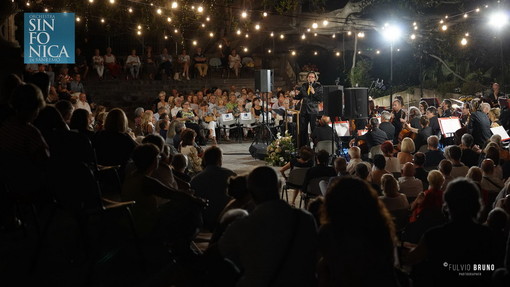 Sanremo: grande successo e 'sold out' ieri sera alla Villa Ormond per il concerto della Sinfonica (Foto)